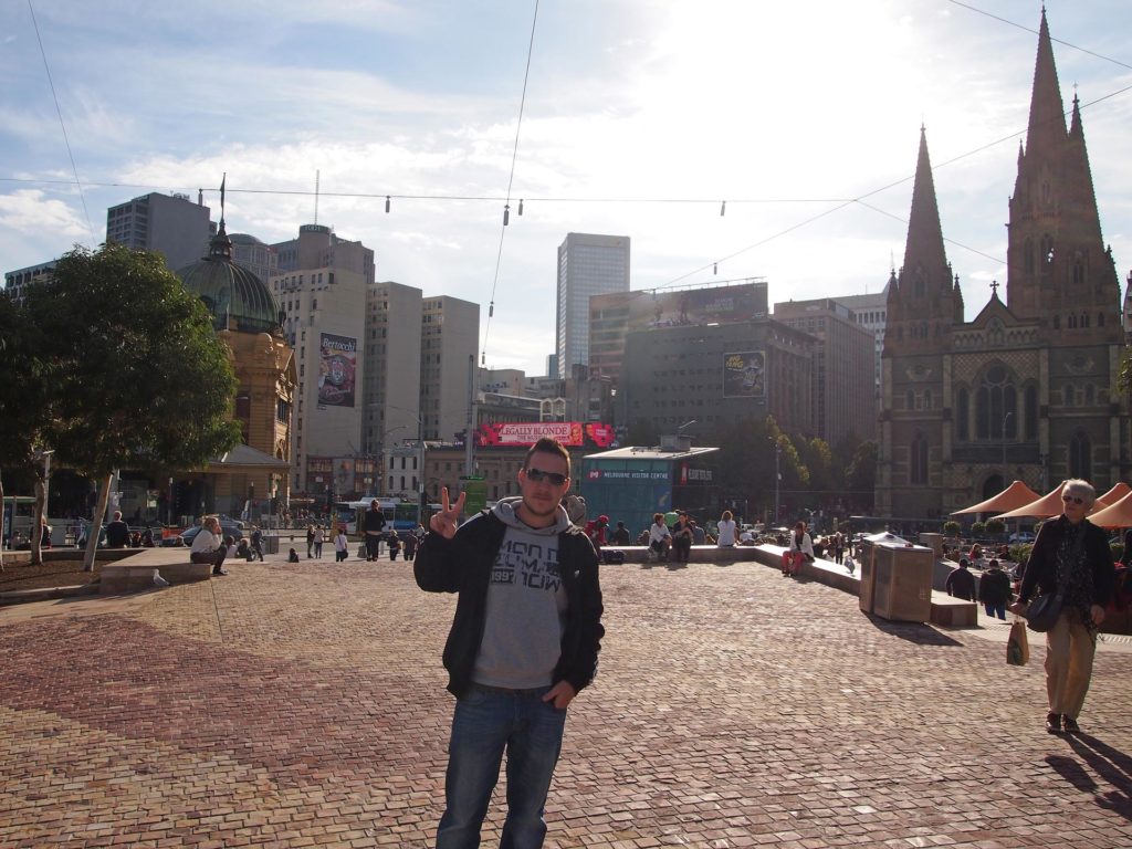Tobi am Federation Square in Melbourne