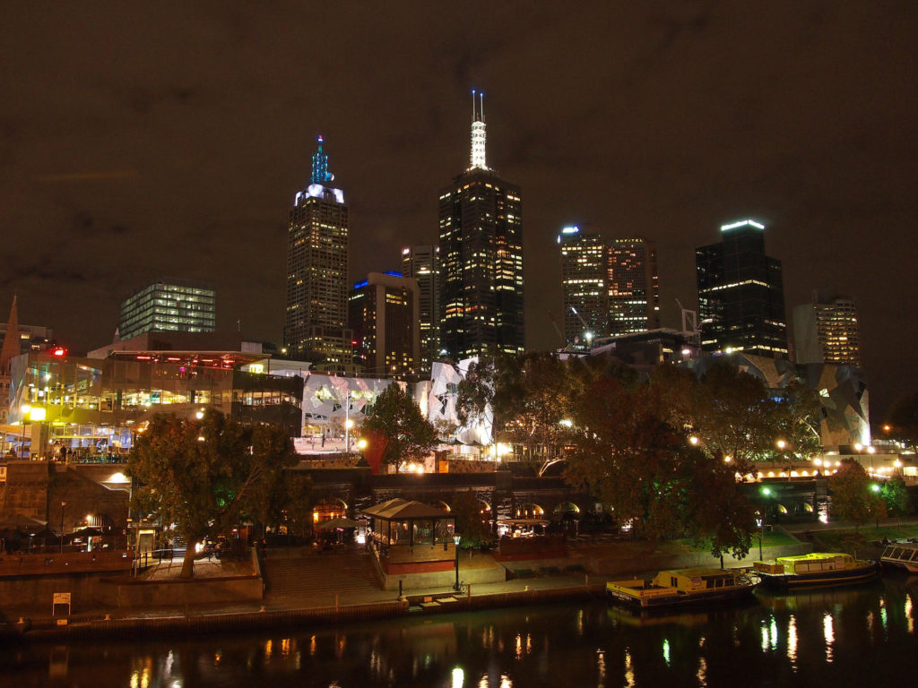 Skyline von Melbourne bei Nacht