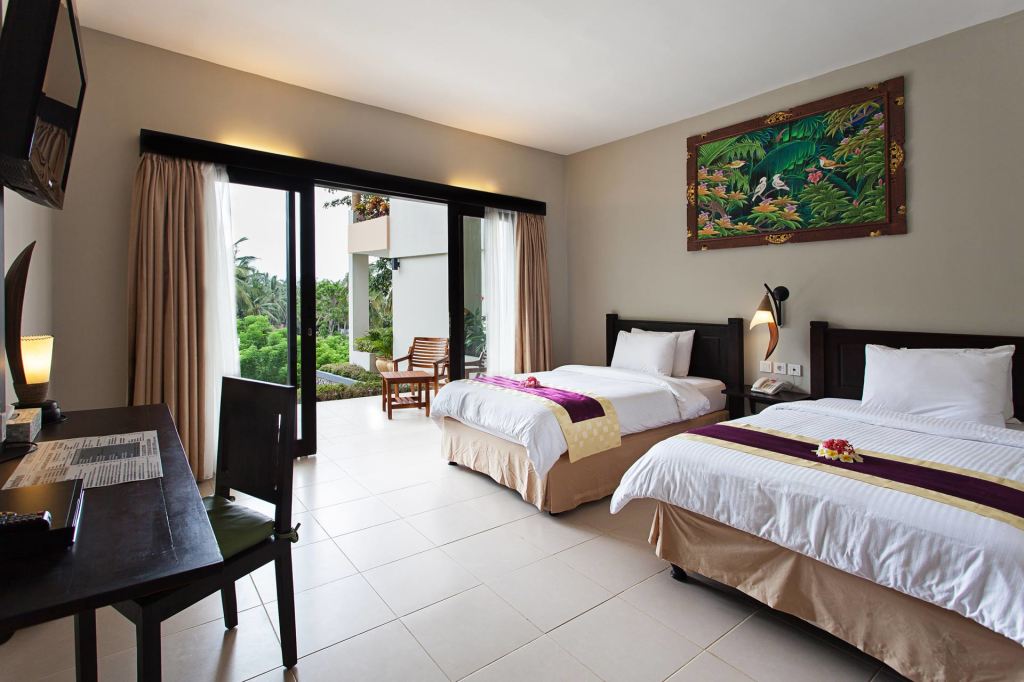 Seroja twin-bed room at Kebun Villas & Resort (Senggigi, Lombok)