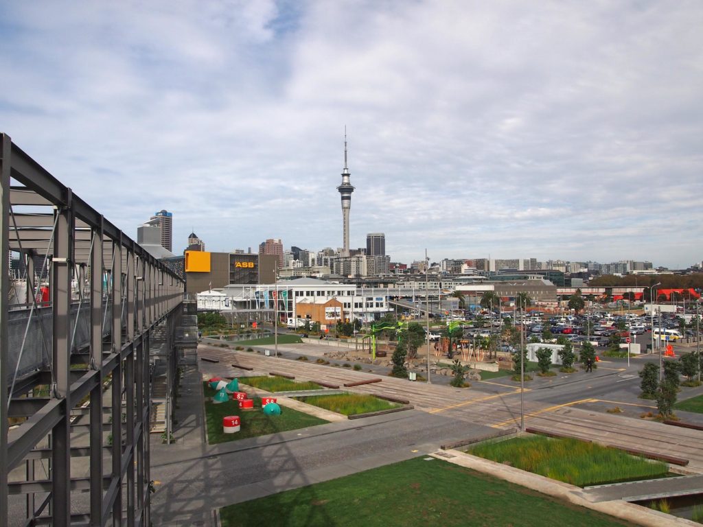 Aussicht von Hafen auf den Central Business District von Auckland