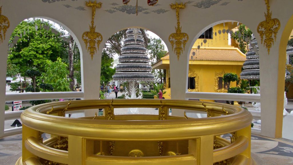 Brunnen für Geldmünzen im Wat Rong Khun, Chiang Rai