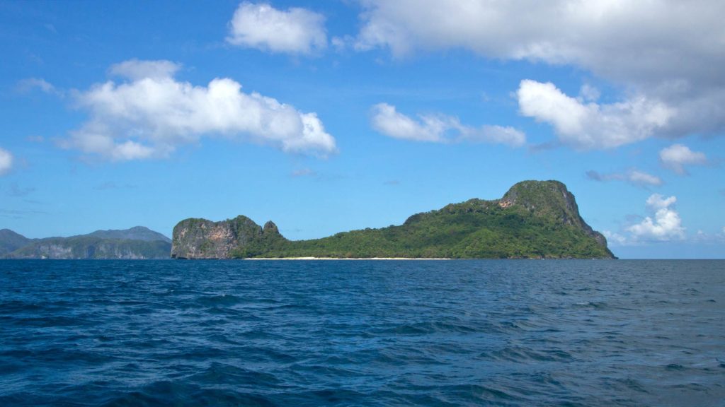 View from the boat at Helicopter Island in El Nido