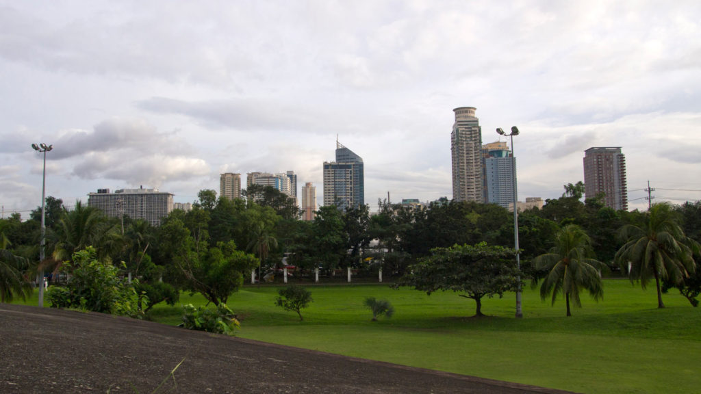 Ausblick auf Manilas Skyline von Intramuros
