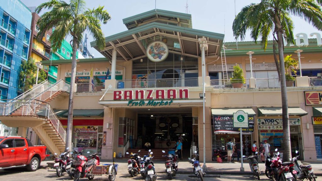 Der Banzaan Fresh Market in Patong