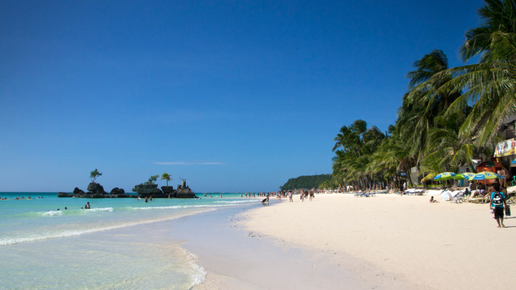 Willy's Rock am White Beach Station 1, Boracay