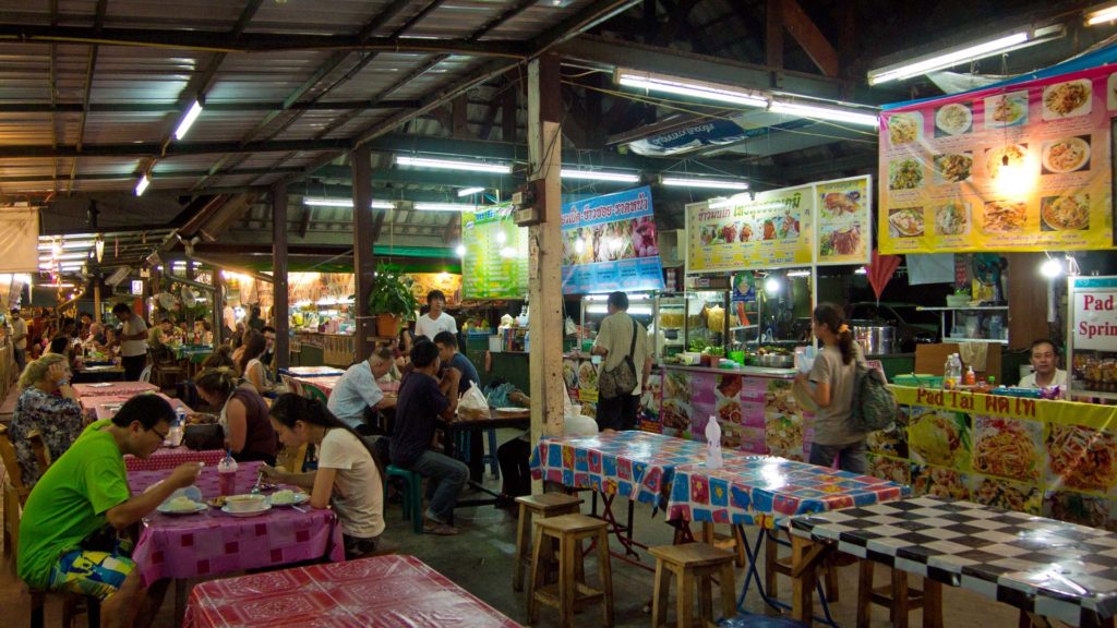 Essenstände beim Anusarn Markt, Chiang Mai