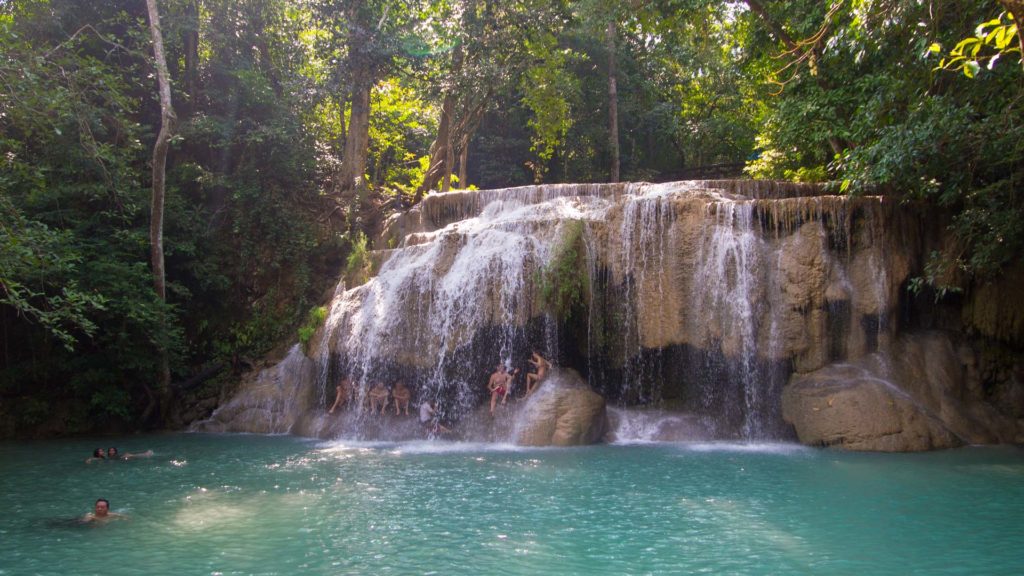 Die zweite Stufe des Erawan Wasserfalls - perfekt geeignet zum schwimmen