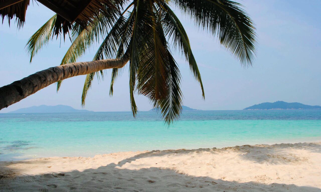 Traumstrand auf der Insel Rawa in Malaysia