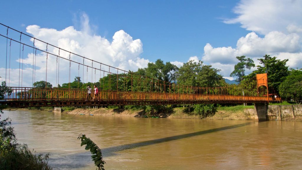 Brücke zum Tham Chang Cave in Vang Vieng