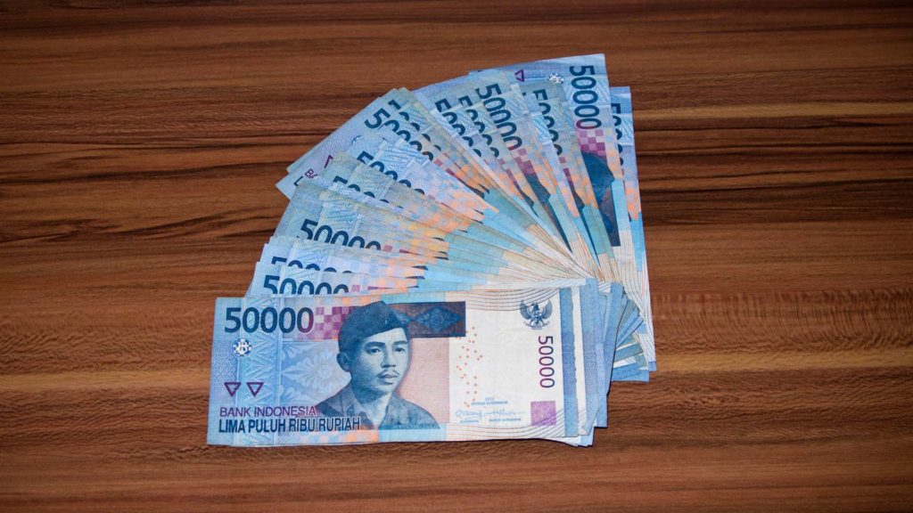 Viele indonesische 50.000 Rupiah Scheine