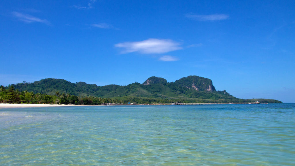 Ausblick vom Sivalai Beach auf Koh Mook, Trang