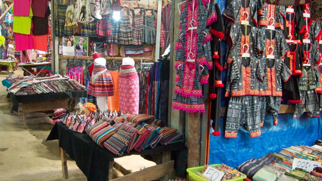 Geschäfte im Hmong Village auf dem Doi Pui