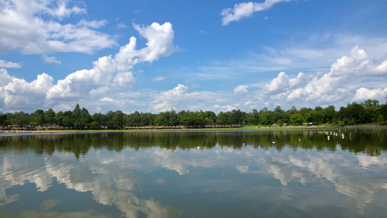 Aussicht auf den Huay Tong Thao Lake in der Nähe Chiang Mai