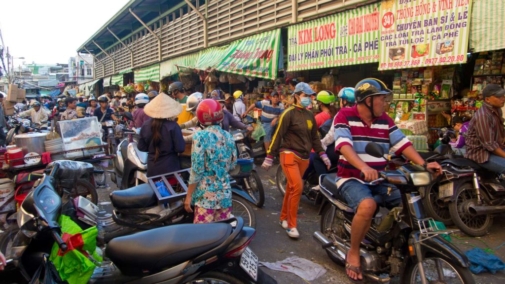 Eine Nebenstraße des Binh Tay Market in Chinatown, Ho Chi Minh City