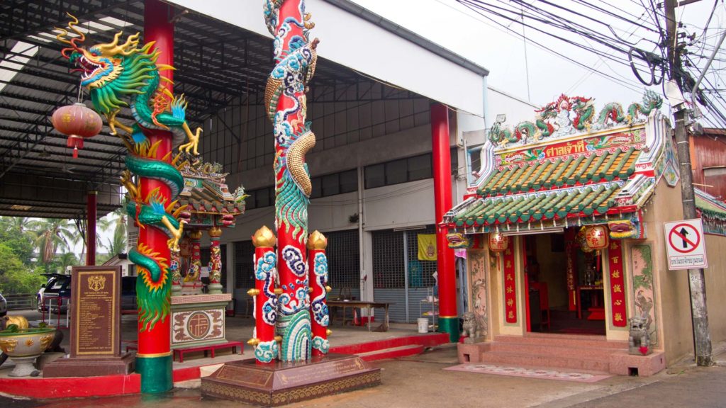 Chinesischer Tempel in der Chantaboon Waterfront Community in Chantaburi