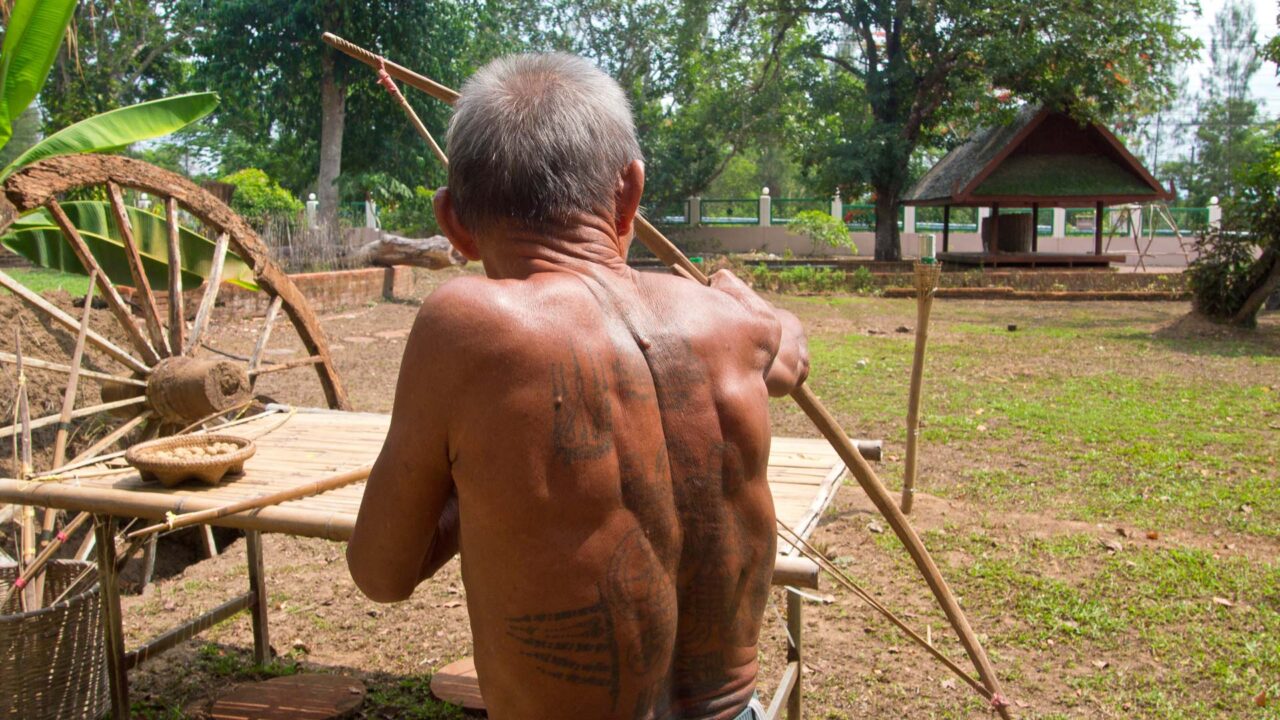 Performances of old folk games in Wang Suan Ban