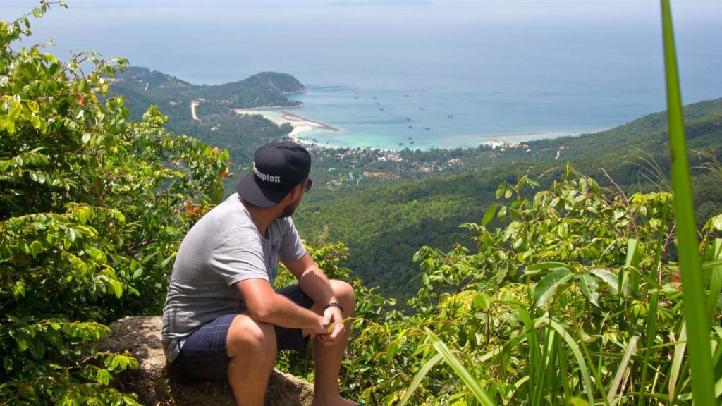 Tobi with view of Chaloklum