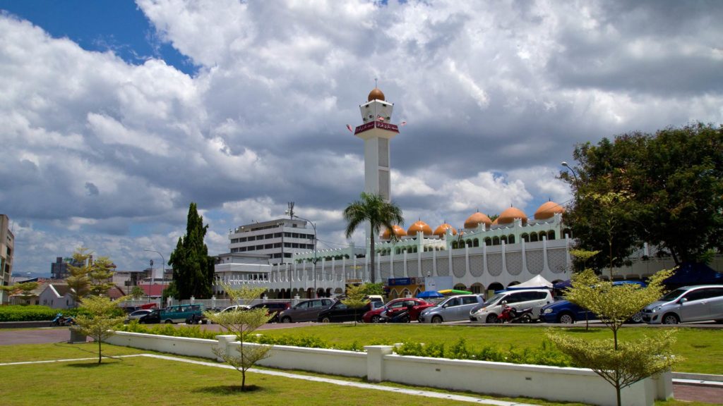 Die Sultan Idris Shah II Moschee in Ipoh