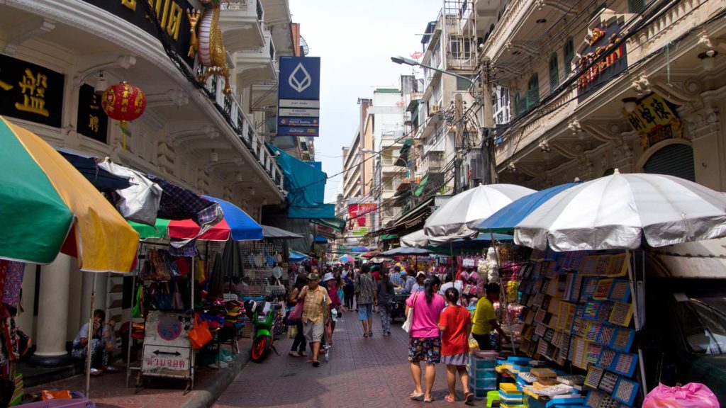 Straßenverkäufer im Chinatown von Bangkok