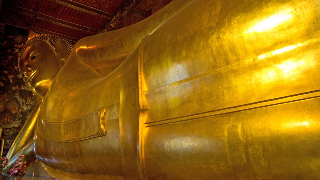 Die liegende Buddha Statue im Wat Pho in Bangkok