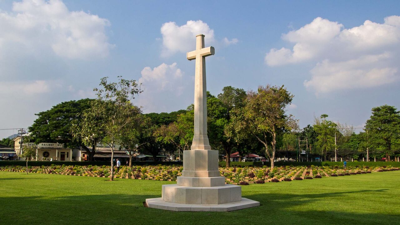 Der Kriegsfriedhof in Kanchanaburi