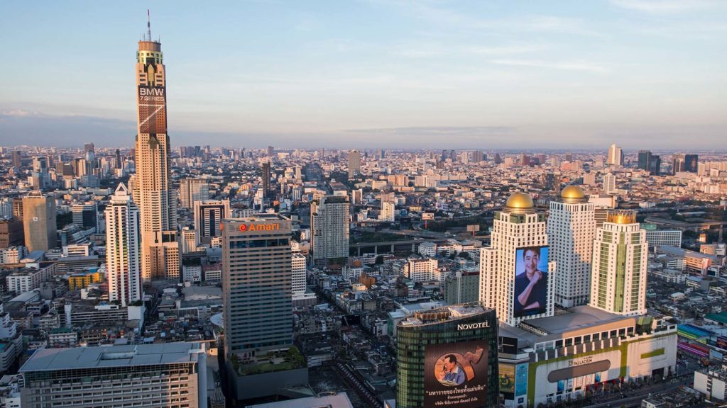 Die Aussicht vom Centara Grand auf die City und den Baiyoke Tower II in Bangkok