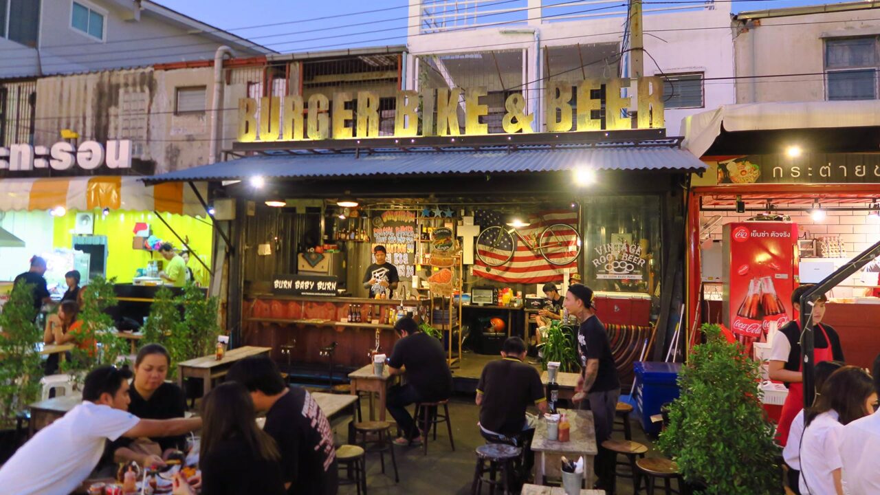 Vintage Hipster Restaurant at Talad Rot Fai 2 Ratchada Night Market