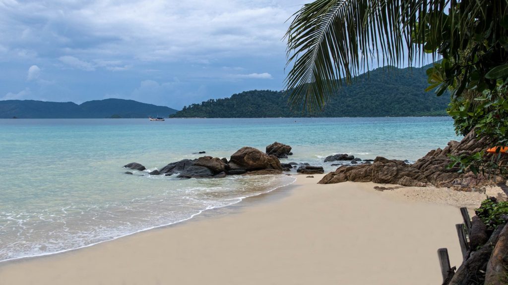 Der Strand am Pitiusas Resort auf Koh Lipe