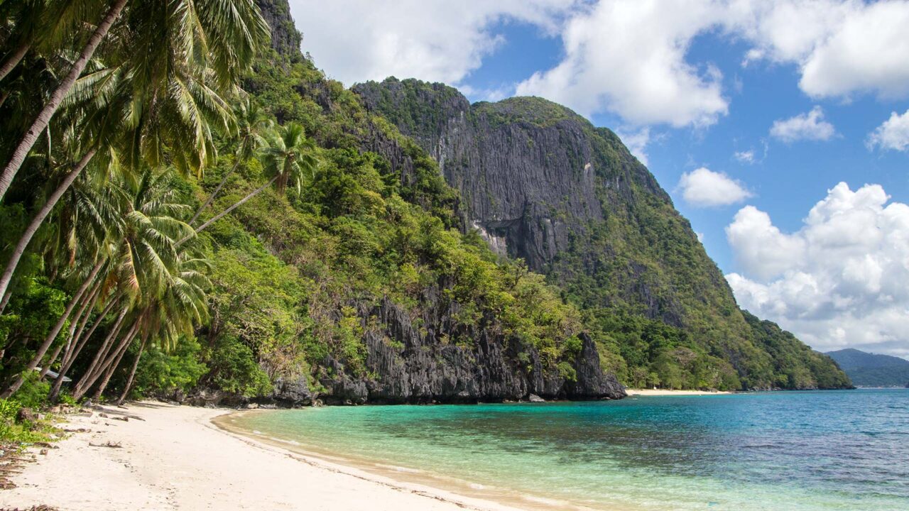 Einsamer Paradiesstrand auf Cadlao Island, El Nido (Palawan)