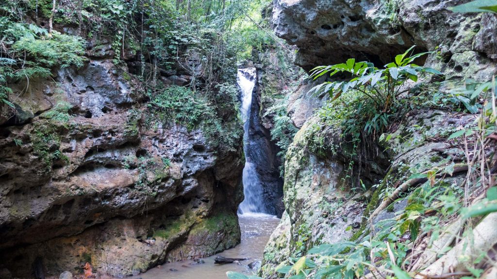 Der Pam Bok Wasserfall in Pai