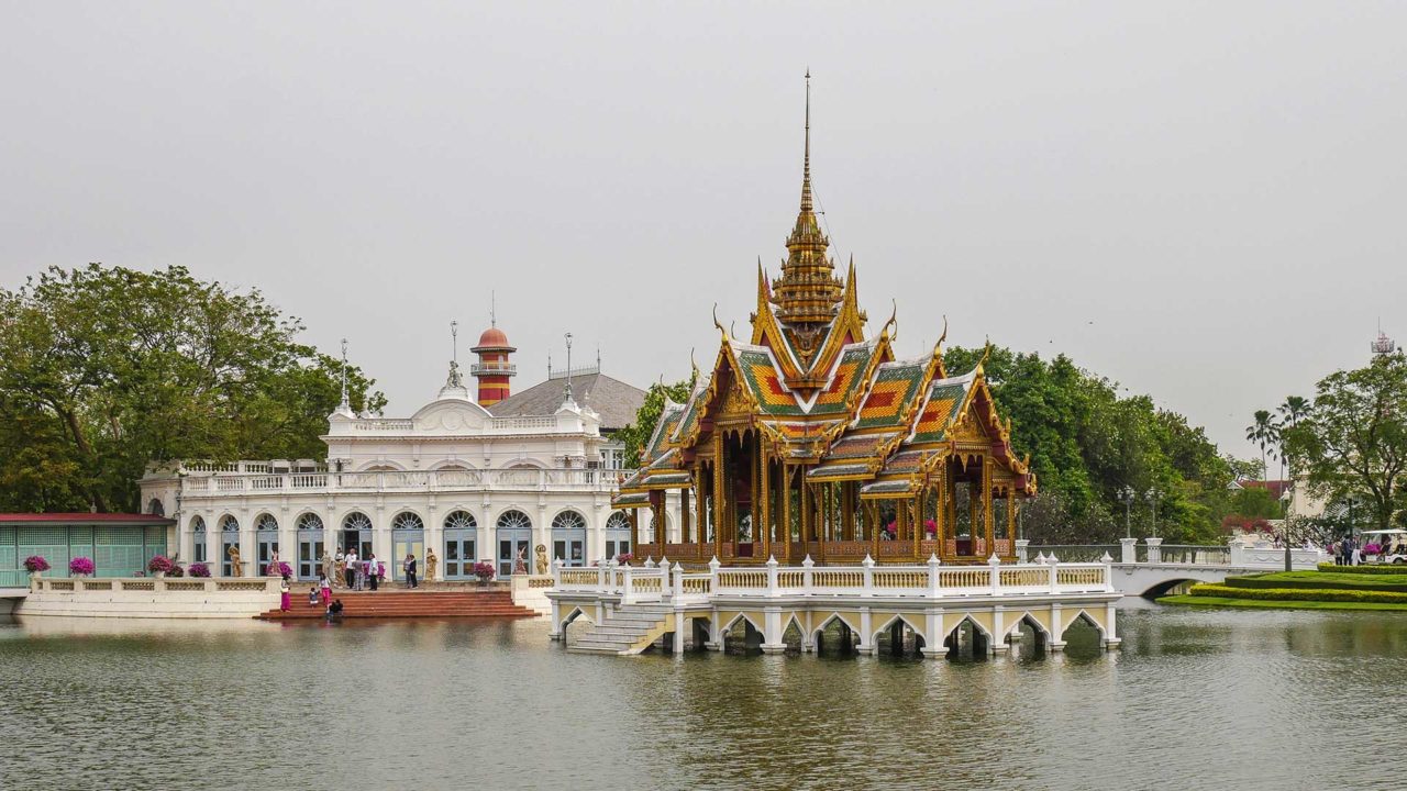 Der Bang Pa In Palace in der Nähe von Ayutthaya