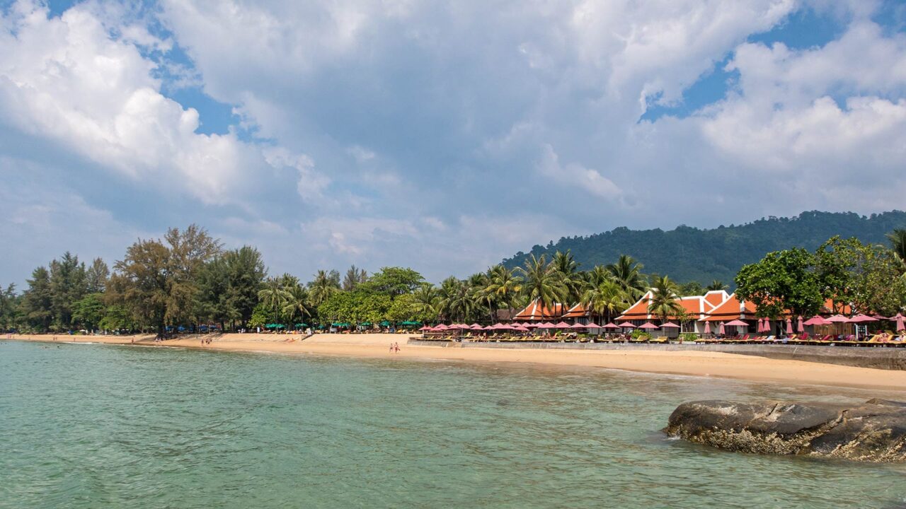 Aussicht auf den Nang Thong Beach von Bang La On, Khao Lak