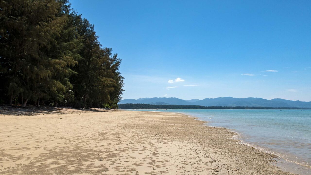 Der Strand am Pakarang Cape im Norden von Khao Lak