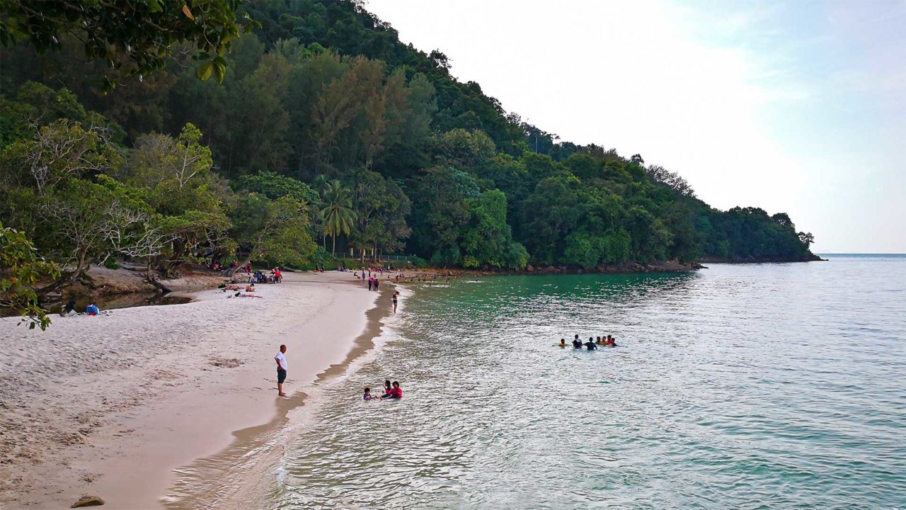 Der abgelegene Pantai Pasir Tengkorak auf Langkawi