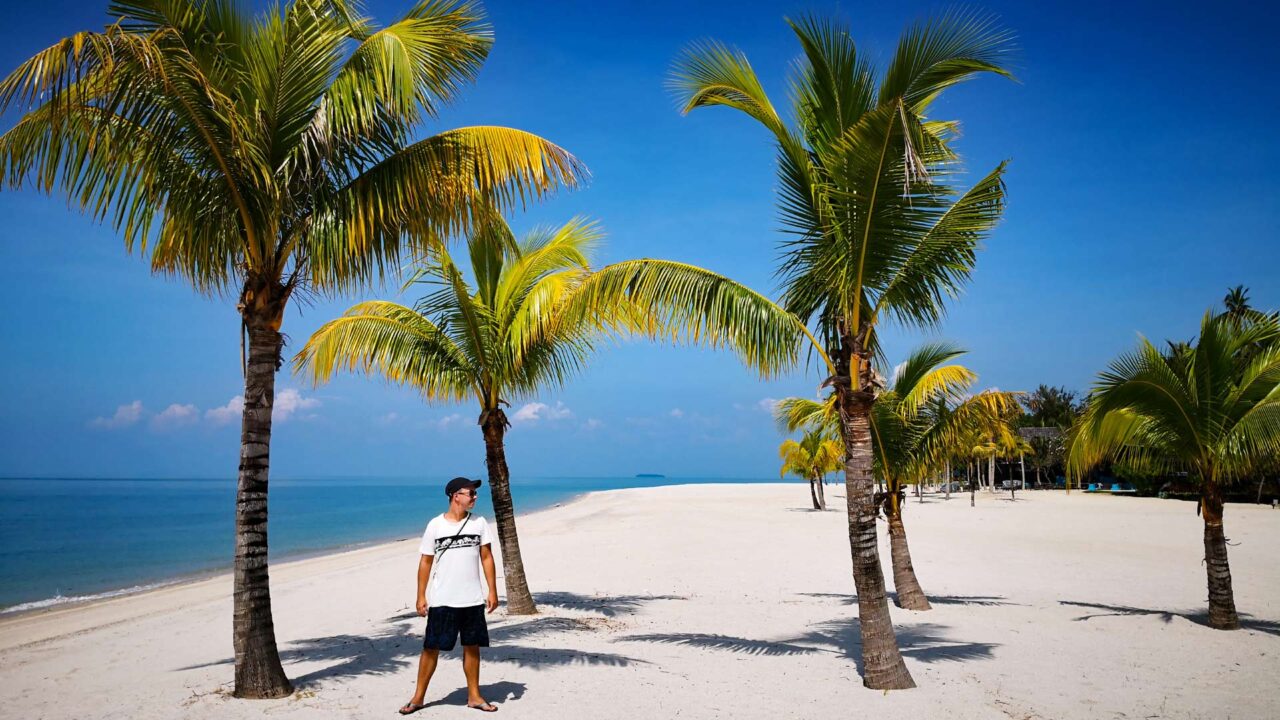 Marcel am Tanjung Rhu Beach auf Langkawi, Malaysia