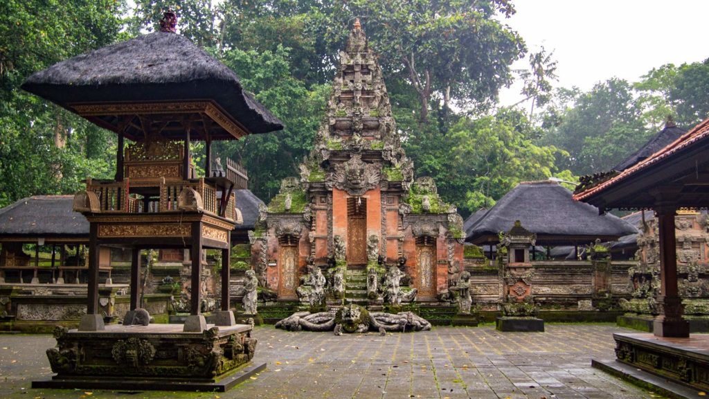 Innengelände des Pura Dalem Agung Tempels auf Bali