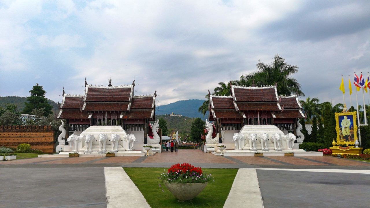 Eingang des Royal Park Rajapruek in Chiang Mai