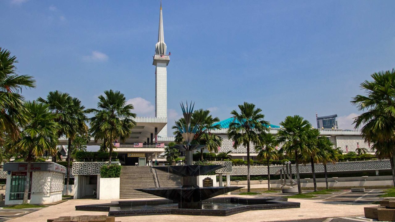Die Nationalmoschee (Masjid Negara) von Malaysia in Kuala Lumpur