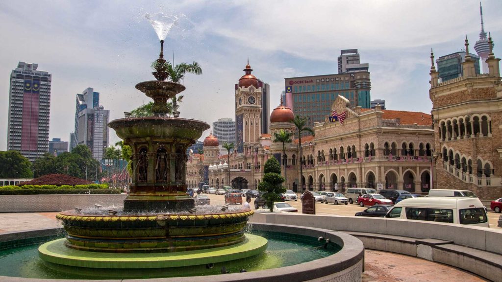 Der Merdeka-Platz mit Blick auf das Sultan Abdul Samad Gebäude in Kuala Lumpur