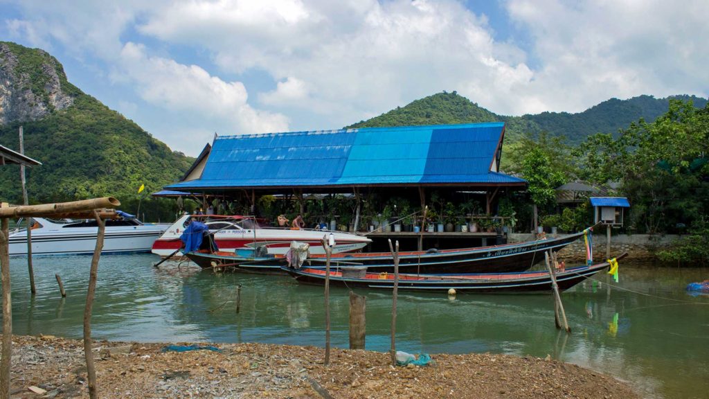 Boats from the tours during lunch on Koh Phaluai