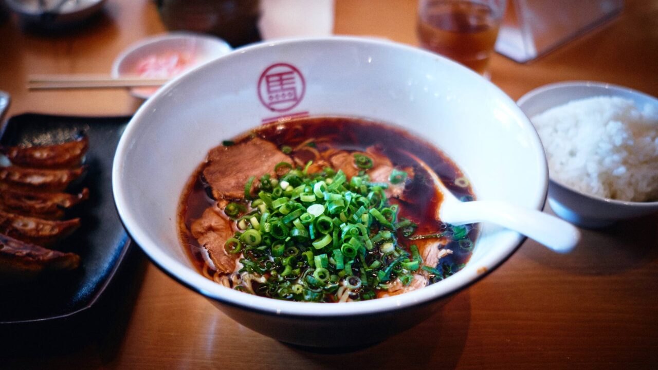 Leckere japanische Ramen in einem Restaurant in Fukuoka, Japan