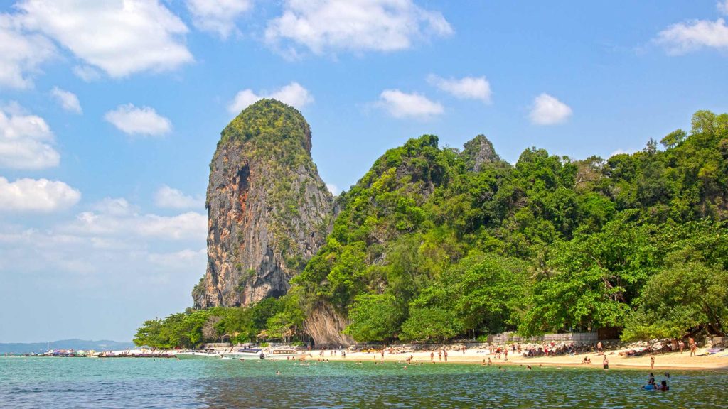 Aussicht auf den Phra Nang Cave Beach während einer Krabi 4 Island Tour