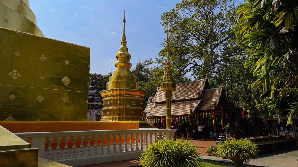 Auf dem Gelände des Wat Phra Singh in Chiang Mai