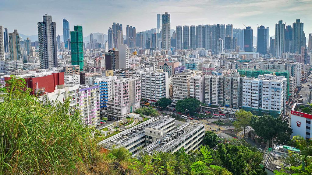 Ausblick vom Garden Hill auf Hong Kongs Stadtteil Kowloon