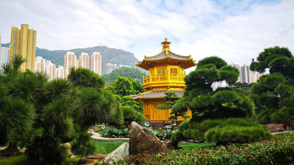 Der goldene Pavillon des Nan Lian Garden in Kowloon, Hong Kong