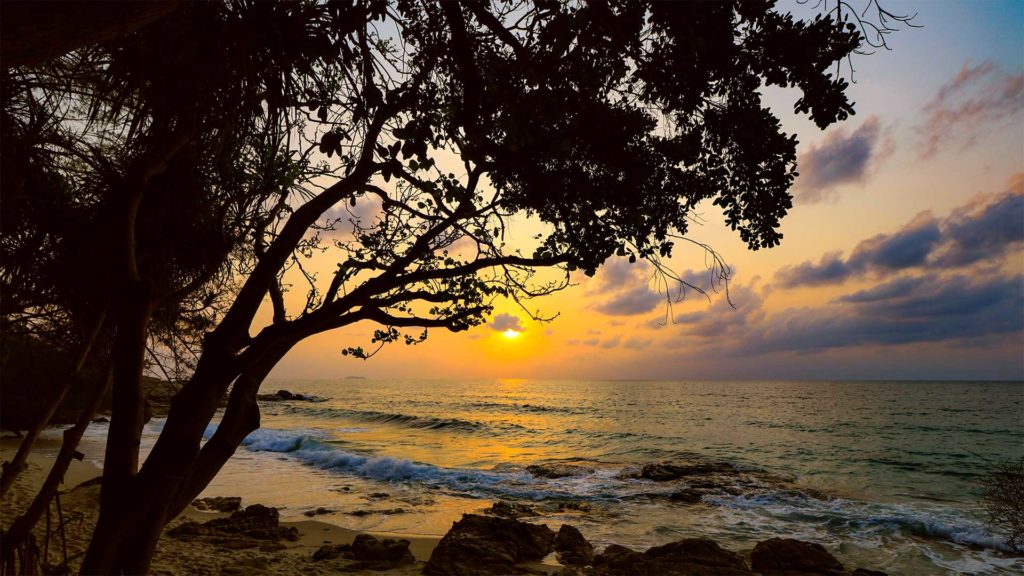 Sonnenaufgang am Ao Nuan Beach auf Koh Samet