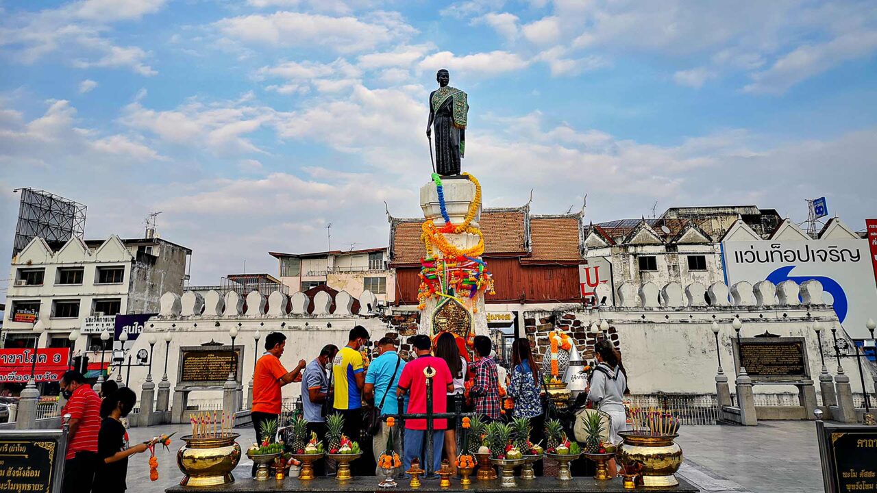 Das Thao Suranari Denkmal, die bekannteste Sehenswürdigkeit von Nakhon Ratchasima