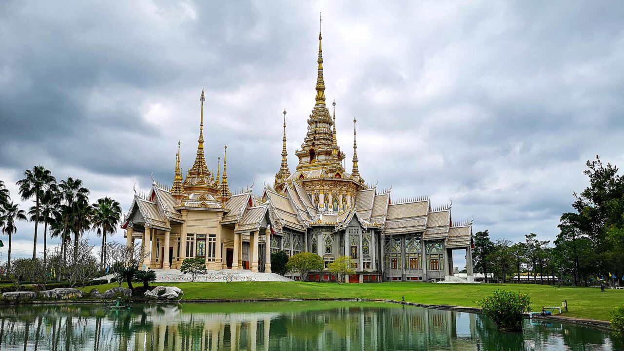 Der berühmte Wat Non Kum außerhalb von Nakhon Ratchasima