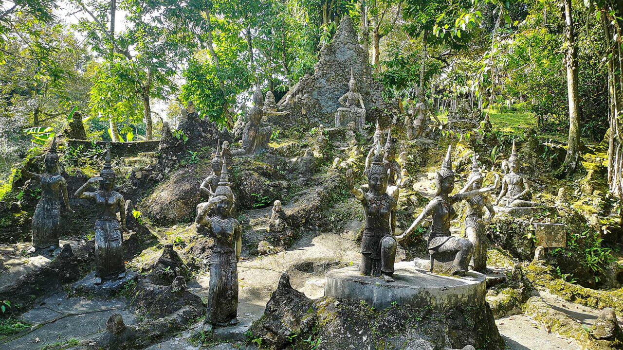 Statuen im Tarnim Magic Garden in den Bergen von Koh Samui