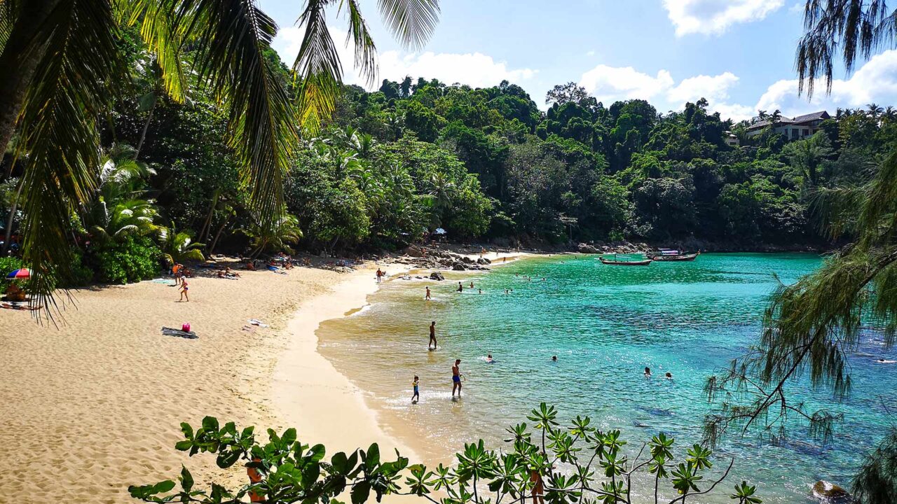 Der Banana Beach, einer der Phuket Tipps im Nordwesten